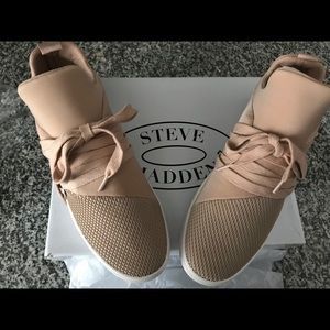 Steve Madden Lancer Sneakers in Blush